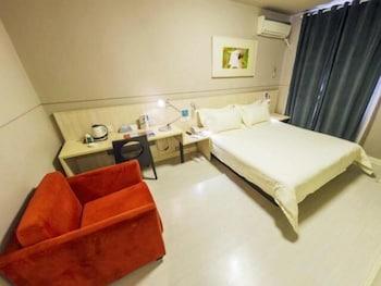 Jinjiang Nanqiao Fengxian Hotel 2*